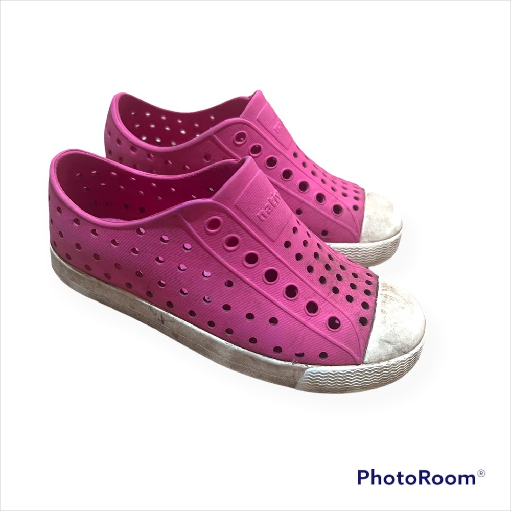 Pink Natives size 11